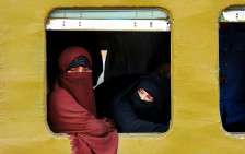 Австрија гласа за забрана на хиџаби и бурки за девојчиња во основно училиште