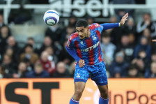 (Видео) Лакроа два пати трагичар на „Емирати“, Арсенал се пласира во полуфиналето на Лига Купот