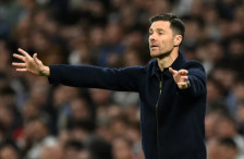 Алонсо лут на судиите, незадоволен и од своите фудбалери