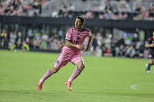 Меси нема да остане сам во Интер Мајами