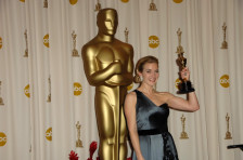 „Ќе глумиш само дебели девојки“: Кејт Винслет за понижувањата што ја следеле од детството