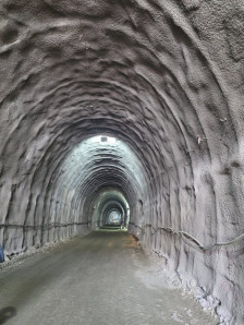 (Видео) Ивановски: Пробиен претпоследниот тунел на железничката делница од Бељаковце до Крива Паланка