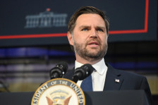 Венс: Во Европа, политички позиции држат луѓе поврзани или блиски до исламистите