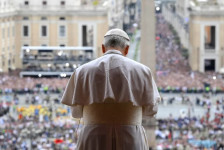 Либанците да останат во својата земја, повика папата Лав Четиринаесетти