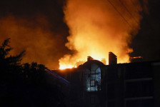 (Видео) Украина погоди руско пристаниште и рафинерија за нафта во напади со дронови