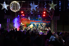 Втора вечер од „Новогодишна приказна“ во Кисела Вода: Либеро Бенд, Антониа Гиговска и Оле Поцкова во парк Шопен