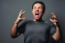 Темпирани бомби: Три хороскопски знаци кои полудуваат за секунда