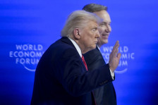 (Видео) Додека Трамп бил во зградата на конгресниот центар во Давос се активирал противпожарен аларм