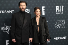 „Џенифер Анистон и Бред Пит од Тему“: актерката искритикувана поради копирање