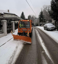 (Фото) Герасимовски: Општина Центар го расчистува снегот, фрлени 15 тони сол