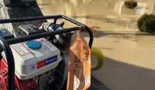 Водата се повлекува во повеќе региони, дел од патиштата затворени поради поплави, одрони и снег