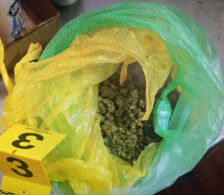 (Фото) Претреси во валандовско: четворица уапсени, пронајдени и одземени околу два килограми дрога