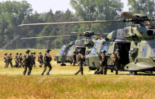 Франција бара воена вежба на НАТО во Гренланд