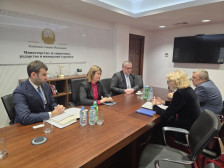 Божиновска на серија средби со амбасадори: меѓународна соработка за енергетска сигурност