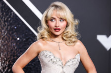 (Видео) Ја побарала фризурата на Сабрина Карпентер: стана вирален хит