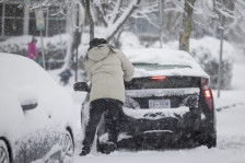Снег, дождови и силни ветрови предизвикуваат проблеми низ Европа