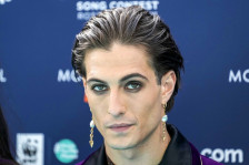 (Фото) Дамијано Давид и Дов Камерон со романтична фотографија – уште една свршувачка што го следи трендот