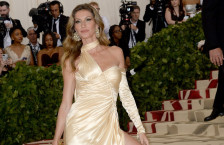 (Фото) Една од најубавите жени објави интимни моменти: никогаш претходно не го направила ова