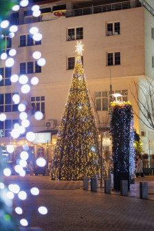 За новогодишно украсување, општините дале 785 илјади евра - најмногу пари потрошила Општина Штип