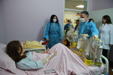 Алиу во традиционална новогодишна посета на првите новороденчиња во 2026 година