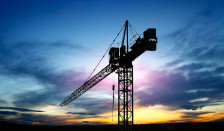 (Видео) Падна уште еден кран на Тајланд, двајца мртви