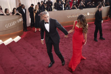 (Фото/Видео) Никој не е толку женствен и елегантен како Амал