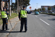 Возел со 188 килoметри на час на место каде е дозволено 100: уапсен маж од Охридско