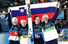 Словенците на погон на семејството Превц скокнаа до златниот медал