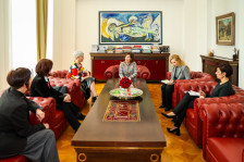 Сиљановска-Давкова со раководството на Факултетот за музичка уметност: потенцирана важноста на едукативната и педагошката работа