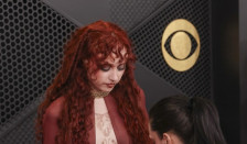 (Видео) Шокантно издание ги одбележа Греми наградите: Голи гради, пирсинг, тетоважи и „завеса“