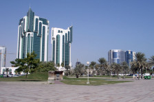 Македонските државјани кои се наоѓаат на територијата на Државата Катар и Обединетите Арапски Емирати да побараат помош