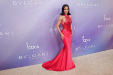 (Видео) Уште еден нејзин фустан е чиста провокација: нереално издание на актерката