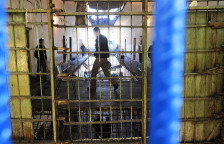 Уапсен бегалец од затвор, спроведен е во „Идризово“ за доиздржување на казнатa