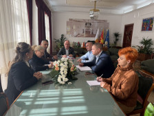 Средба на градоначалниците на Битола и Пустец: разменети информации за состојбите во општините