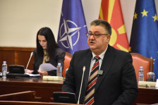 Минчев на јавна расправа во Собранието: Одговорност, мерит и јасни правила за високото раководство во администрацијата