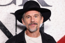 Се опишува себеси како „неверојатно вулгарен“ во спалната соба: „Едноставно ми поминува низ глава...“