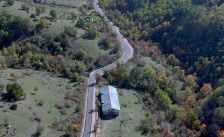 (Фото) Мицкоски објави дека е реконструиран дел од локалниот пат Драчево – мотел „Китка“