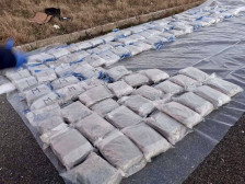 Петте тони марихуана откриени кај Крушевац биле набавени во Македонија