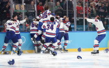 САД со „златен гол“ до првото злато по 1980 година во хокеј на мраз