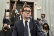 Шефот на Инстаграм на суд: Апликацијата не предизвикува клиничка зависност