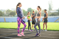 (Фото) Збогум на совршените комбинации: Спортската мода од 2000-тите се врати