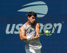 (Фото) Карлос Алкараз се соблече и беше распнат во коментарите: „Никогаш повеќе не го прави ова“