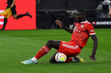 Упамекано го продолжи договорот со Баерн