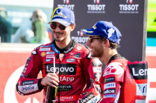 Априлија по секоја цена го сака Пеко Бањаја