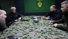 (Фото) Шон Пен ги посети војниците од 3-та оперативна бригада „Спартан“