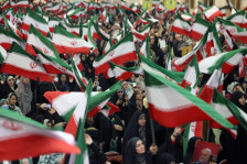 Трамп: Ги одложив нападите на барање на Иран; Иранците: Ние не побаравме пауза