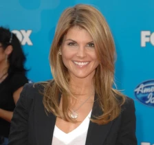 (Фото) Актерката во 60-тите години „запали“ со деколтето: Затворот не успеа да ја уништи