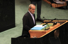 Пезешкијан: Кој мисли дека може да го уништи Иран, живее во илузија