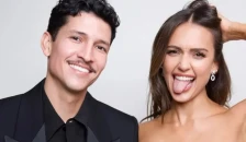 (Видео) Џесика Алба повторно освојува - и со стил и со нереална убавина