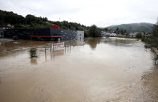 Обилни снежни врнежи предизвикаа поплави и дефекти во БиХ